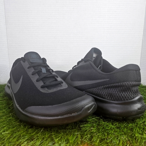 Nike Men's Revolution 7 Road Running Shoes - Picture 1 of 9